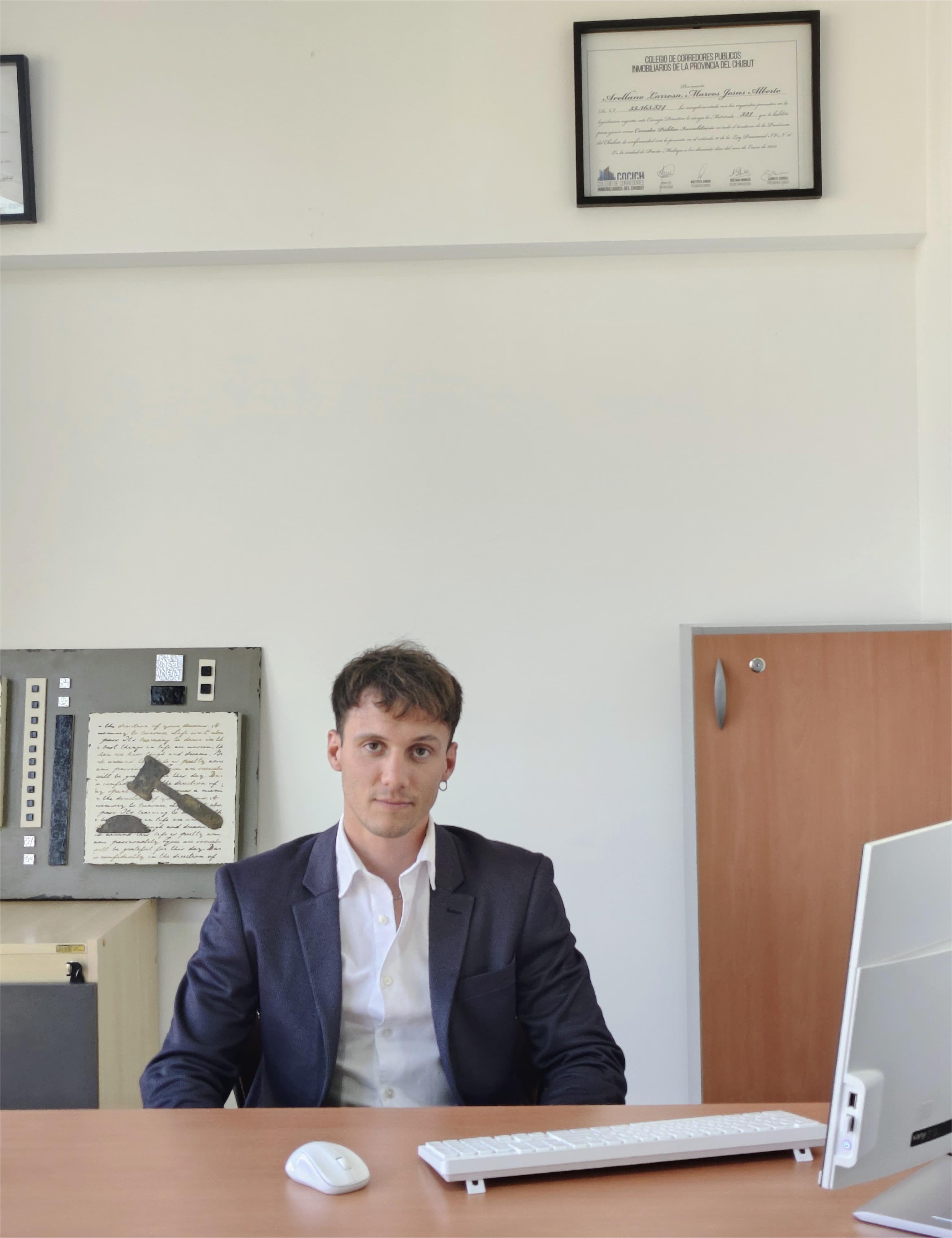 Dr. Arellano Larrosa Marcos