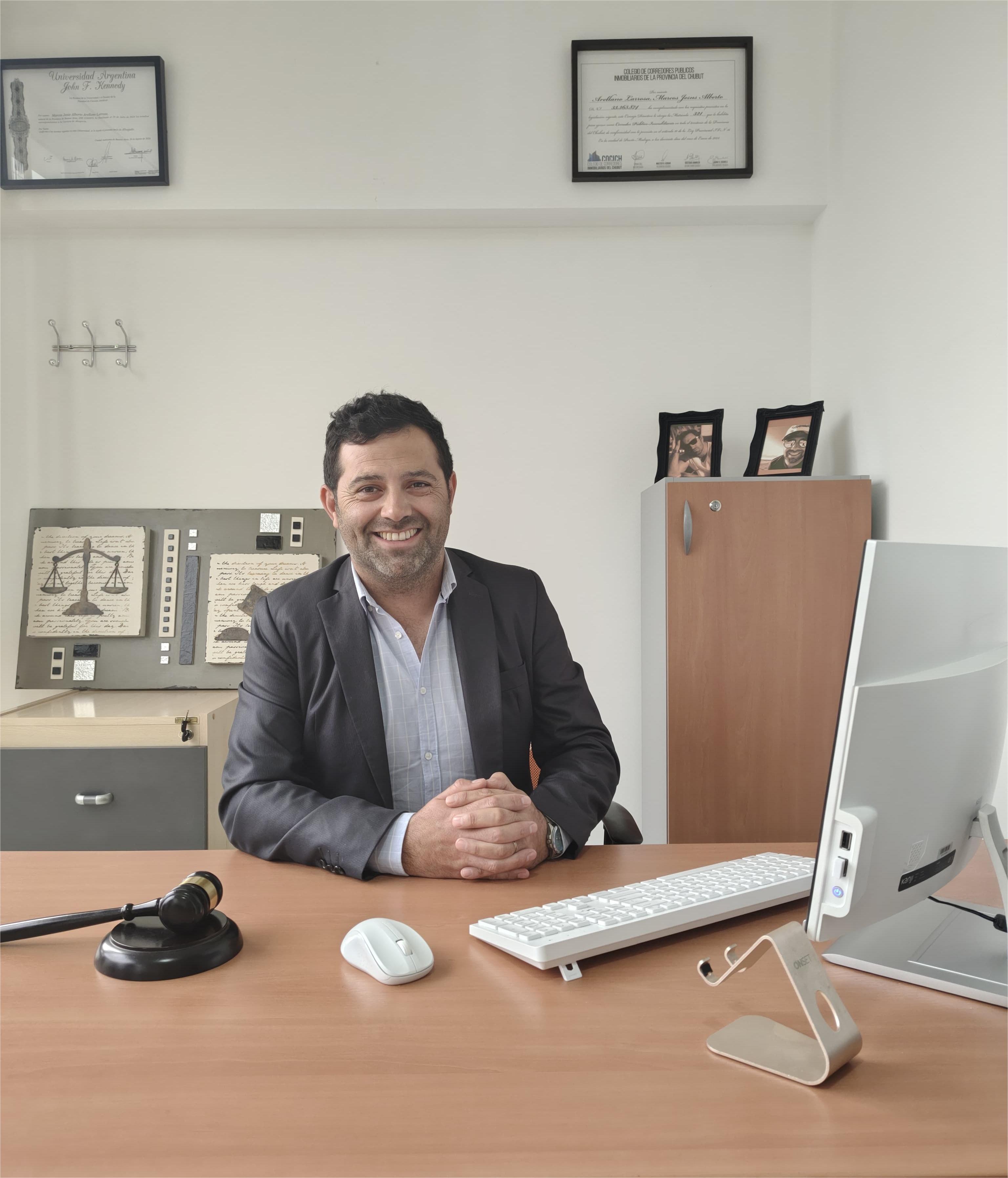 Dr. Arellano Larrosa Marcos